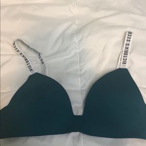 victoria’s secret bra!